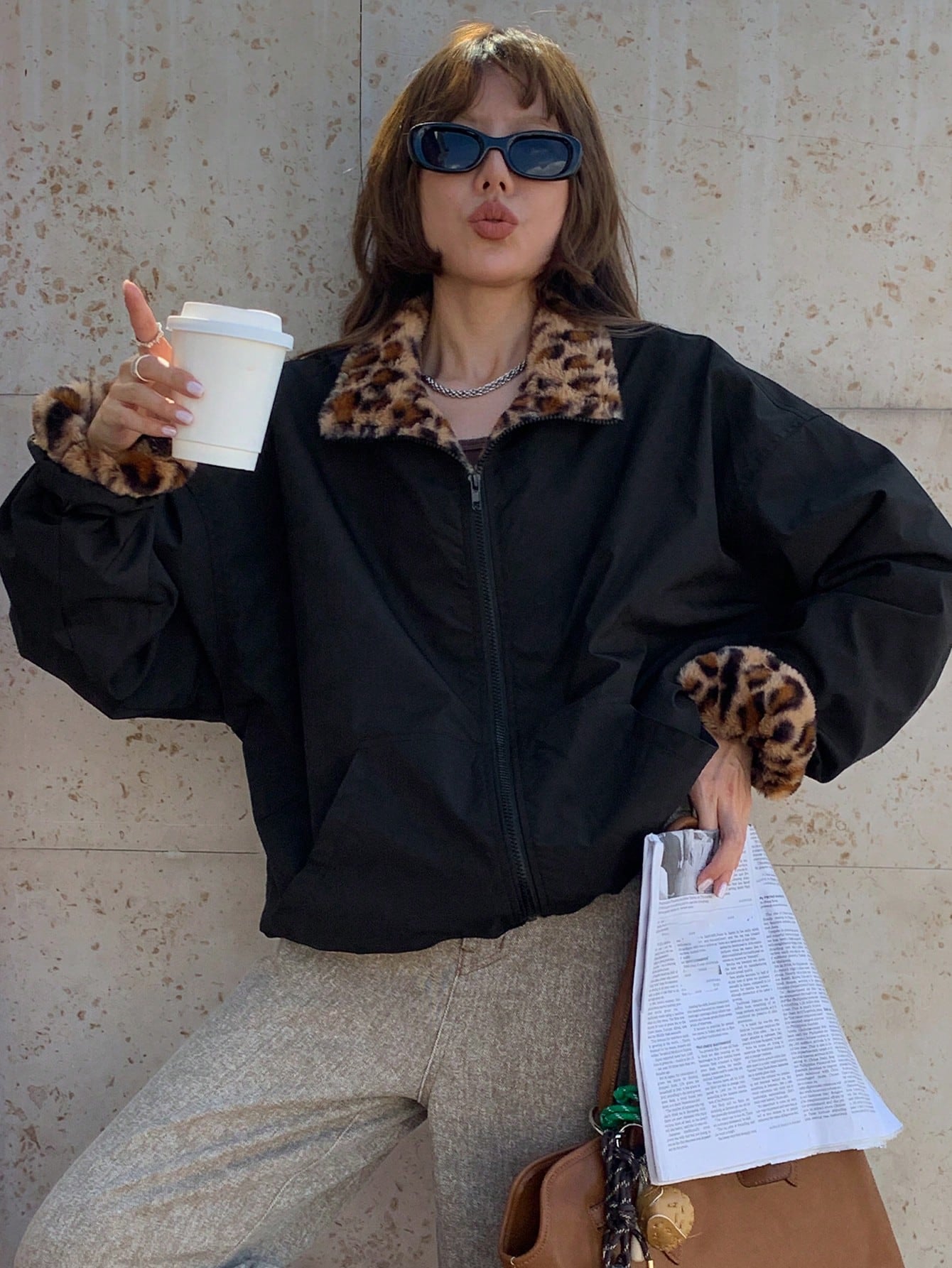 Jaqueta Gola e Forro Estampada de Leopardo
